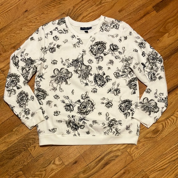 Karen Scott Tops - Karen scott black and white rose sweatshirt